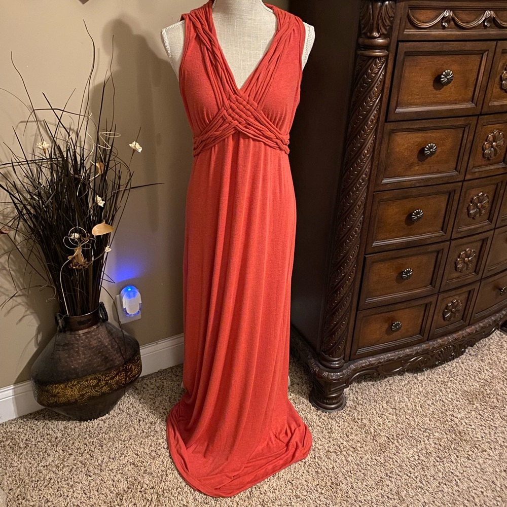 Max Studio v-Neck Maxi Dress